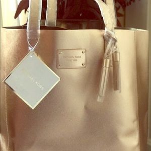 Michael Kors rose gold glam tote